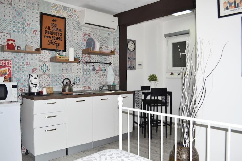 נאפולי Casa Mya - Studio Flat מראה חיצוני תמונה